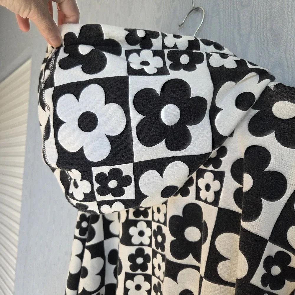 Wild Fable Womens Medium‎ Cropped Hoodie Floral Retro Hippie Black White - Picture 4 of 9